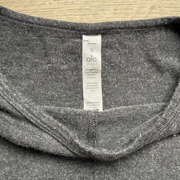 Alo yoga grey long sleeve - Picture 5 of 6